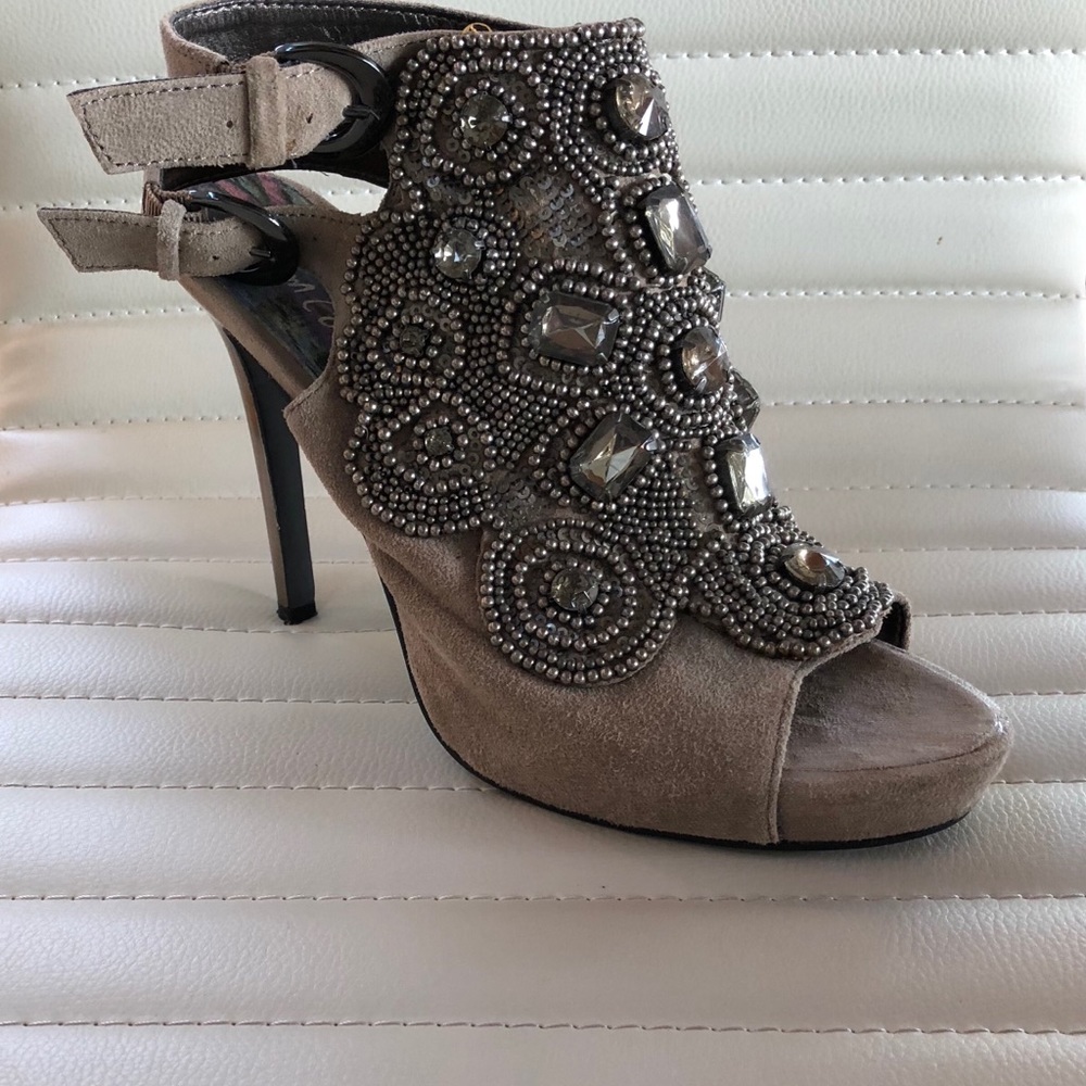 Sam Edelman Gray w/silver embellished ankle strap.